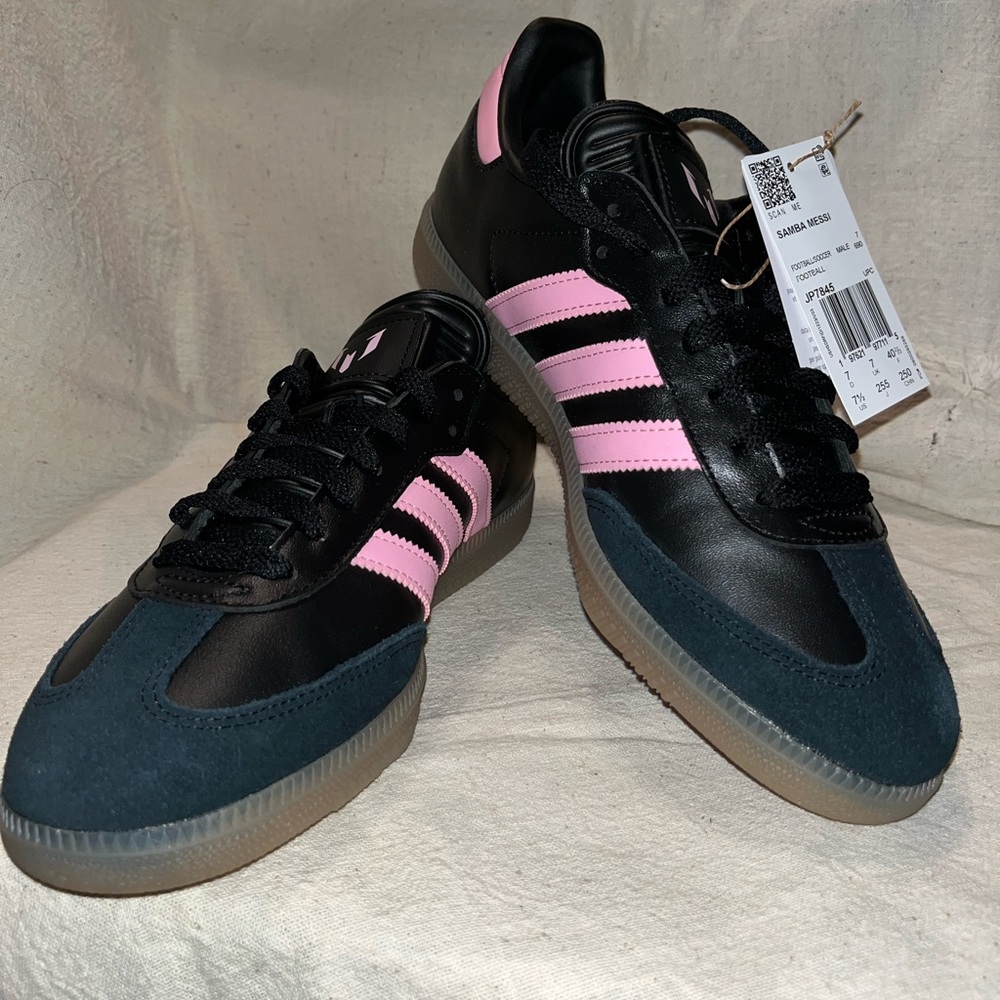 adidas Samba Messi in Core Black/ Gold Metallic with a gum sole, Size: M 7.5